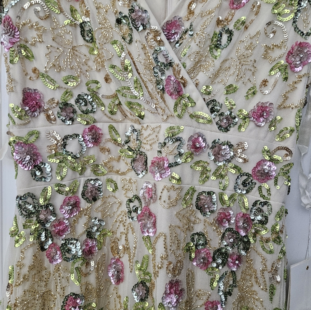 Mac Duggal Floral Embellished Flutter Cap Sleeve Dress in Ivory Sz 8 NWT - Picture 5 of 10